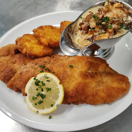 祖尔费里斯晨葵乐旅馆 3*