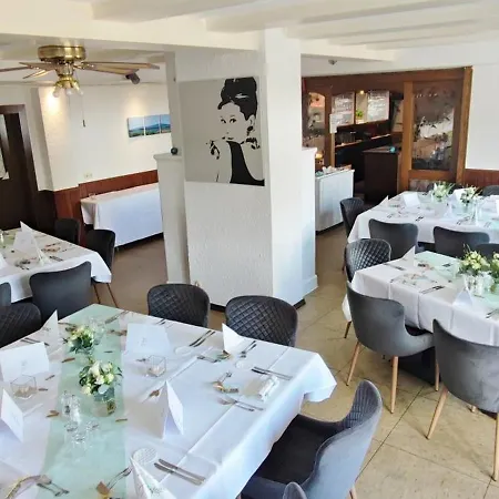 祖尔费里斯晨葵乐旅馆 3* Laubach (Darmstadt)